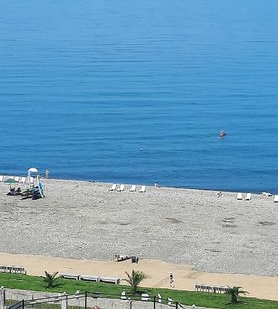 Apartment Desi With Sea View On The Beach In Batumi Eksteriør bilde